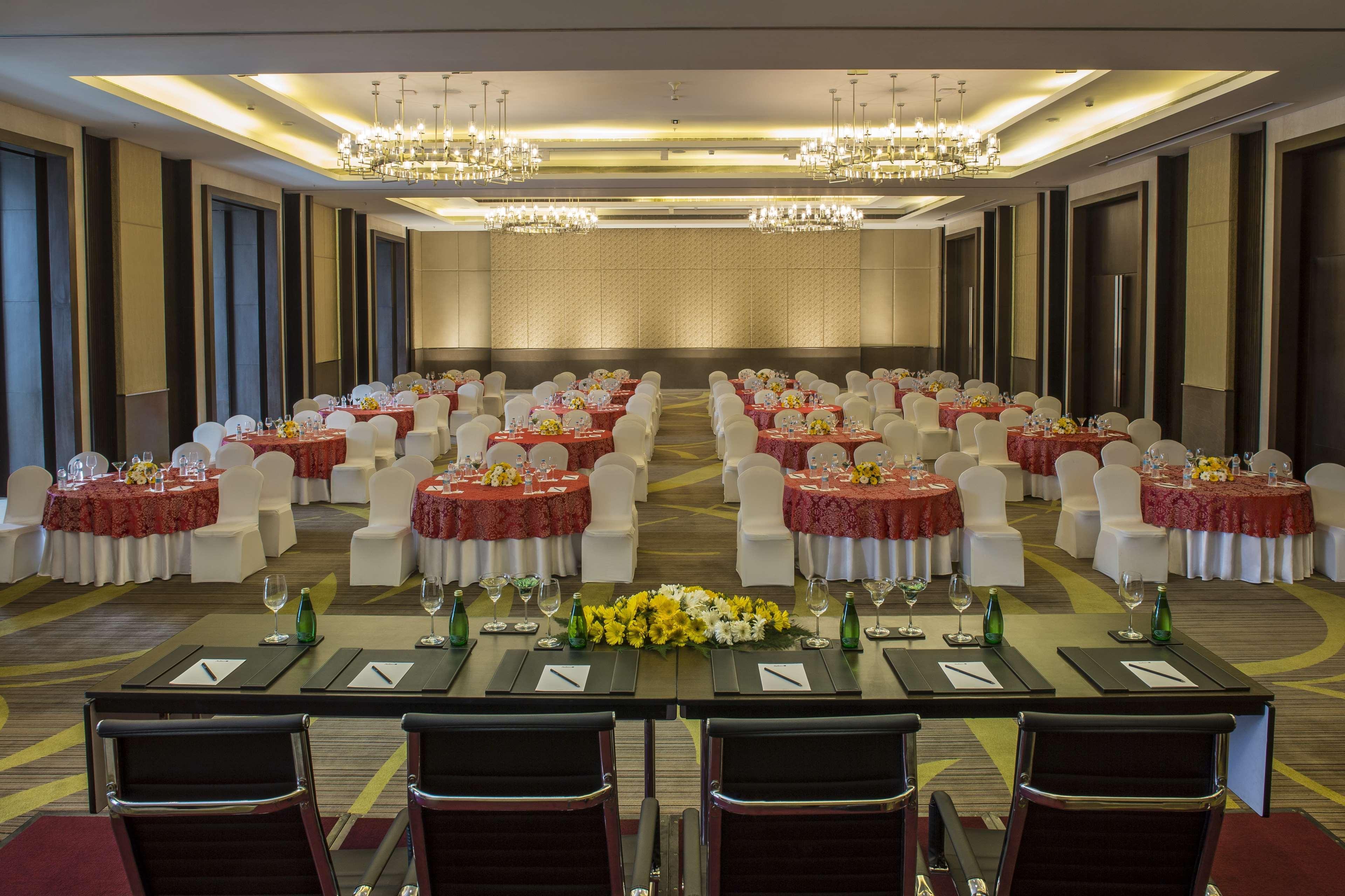 Radisson Blu Hotel Gauháti Kültér fotó The Grand Ballroom