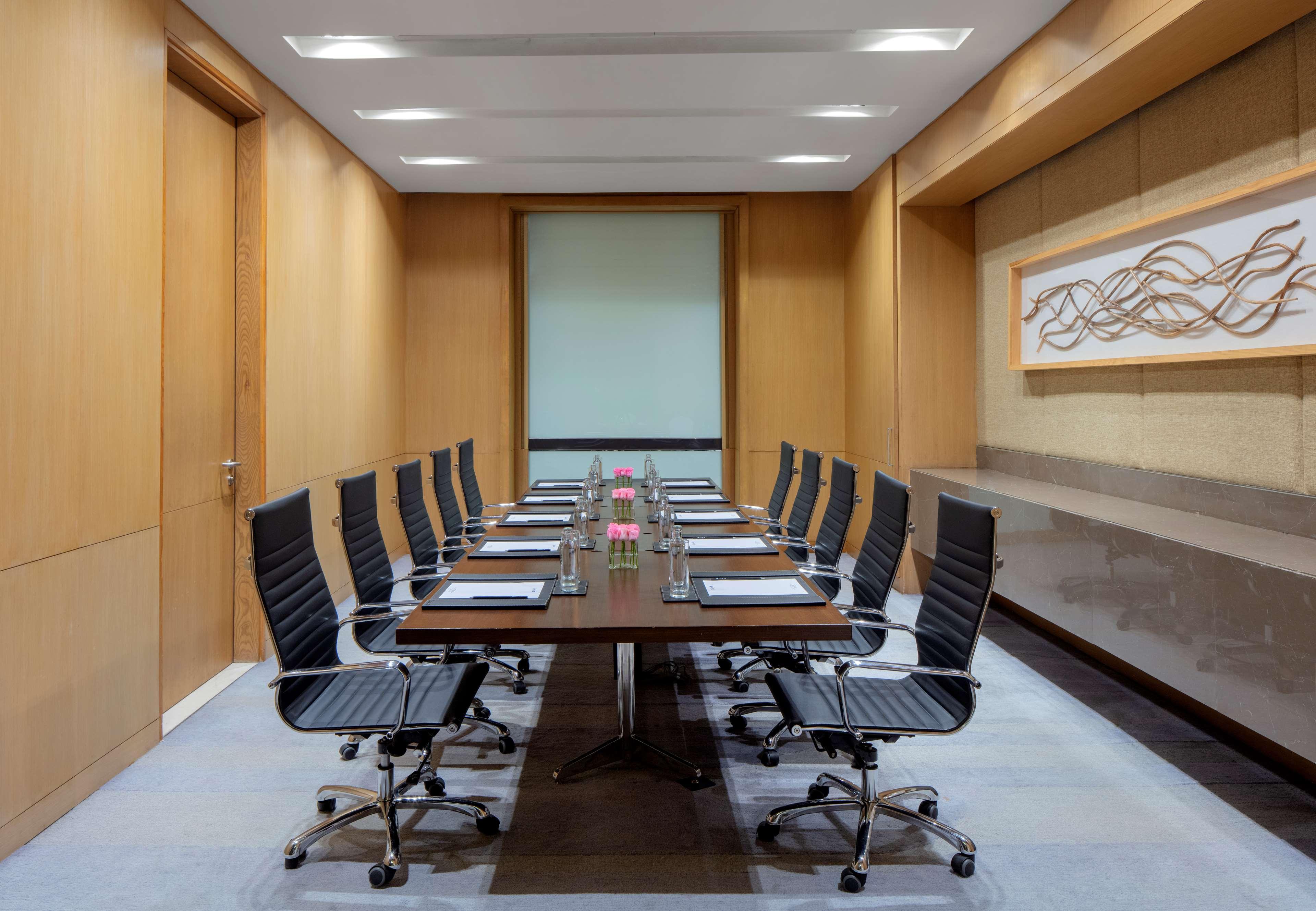 Radisson Blu Hotel Gauháti Kültér fotó Meeting room