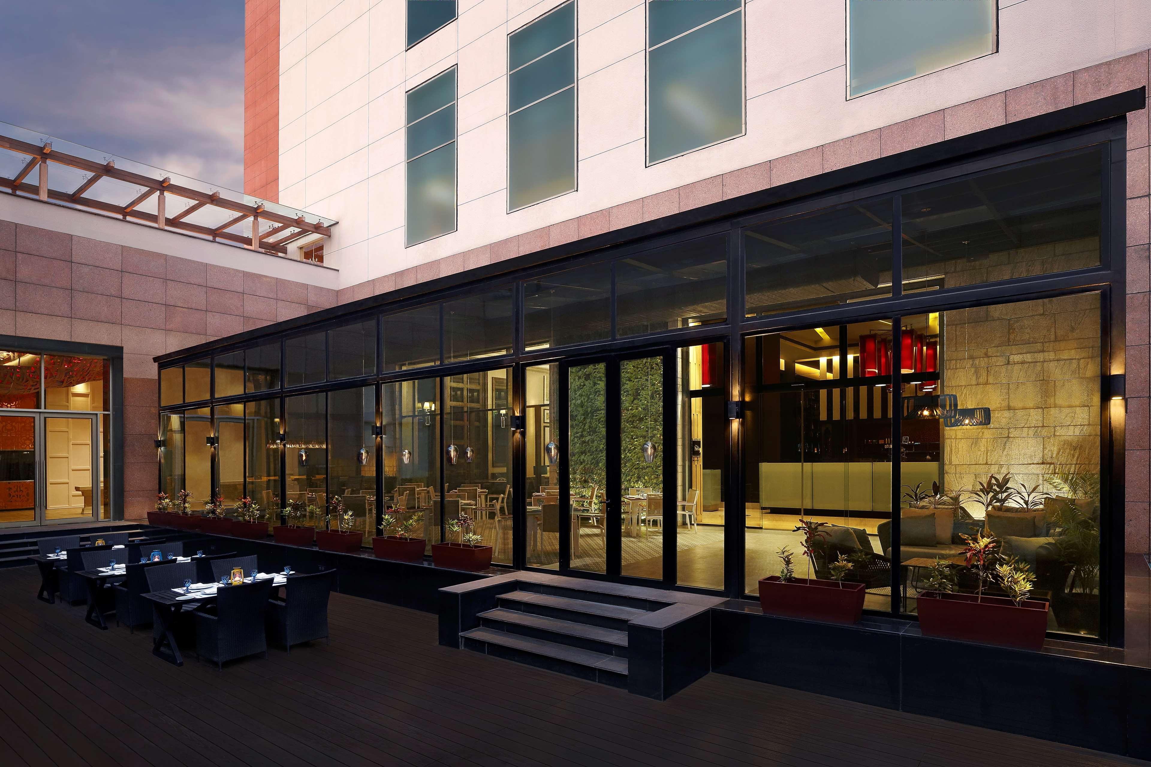 Radisson Blu Hotel Gauháti Kültér fotó The Park, New Delhi