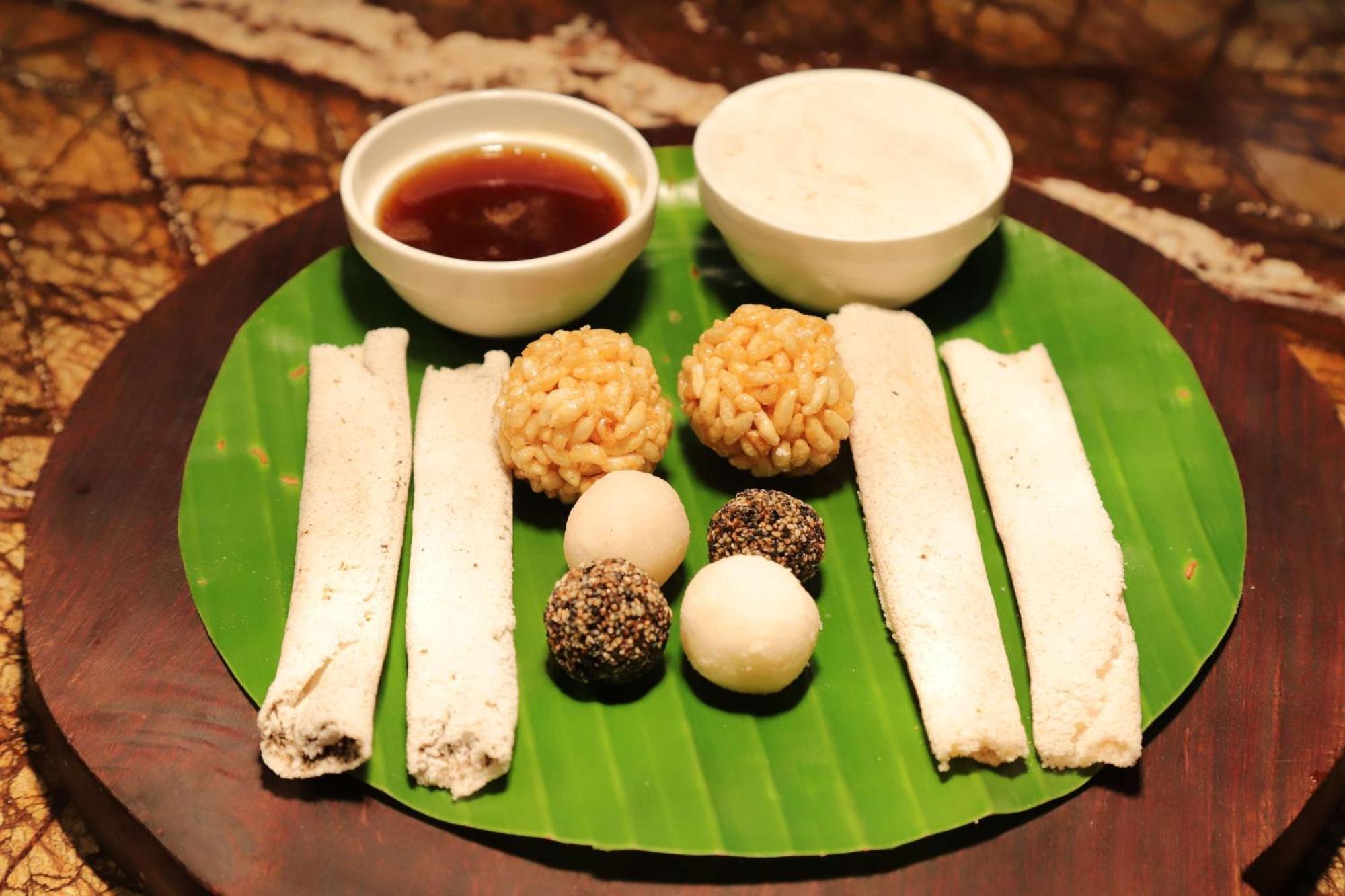Radisson Blu Hotel Gauháti Kültér fotó A selection of traditional Indian sweets